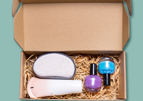 Круглая коробка с крышкой из кашированного картона для подарочной упаковки